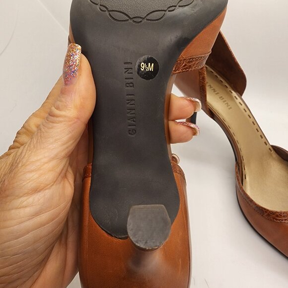 Gianni Bini like NEW Soft Chocolate Leather pumps - Picture 4 of 8